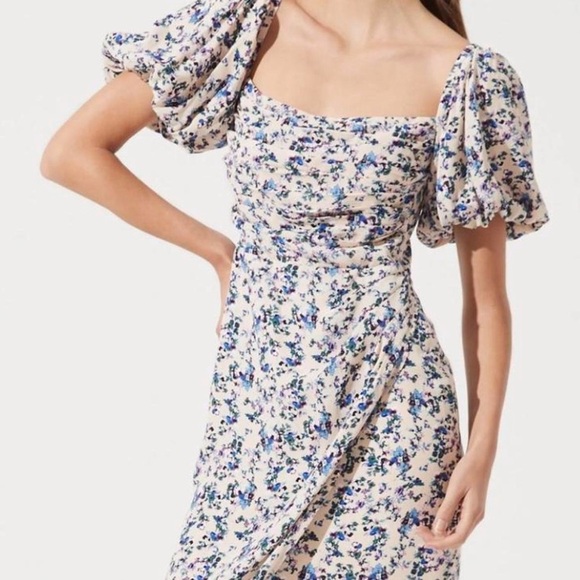 Astr The Label Floral Rouched Square Neck Bubble Sleeve Midi Dress Size M - Picture 2 of 7